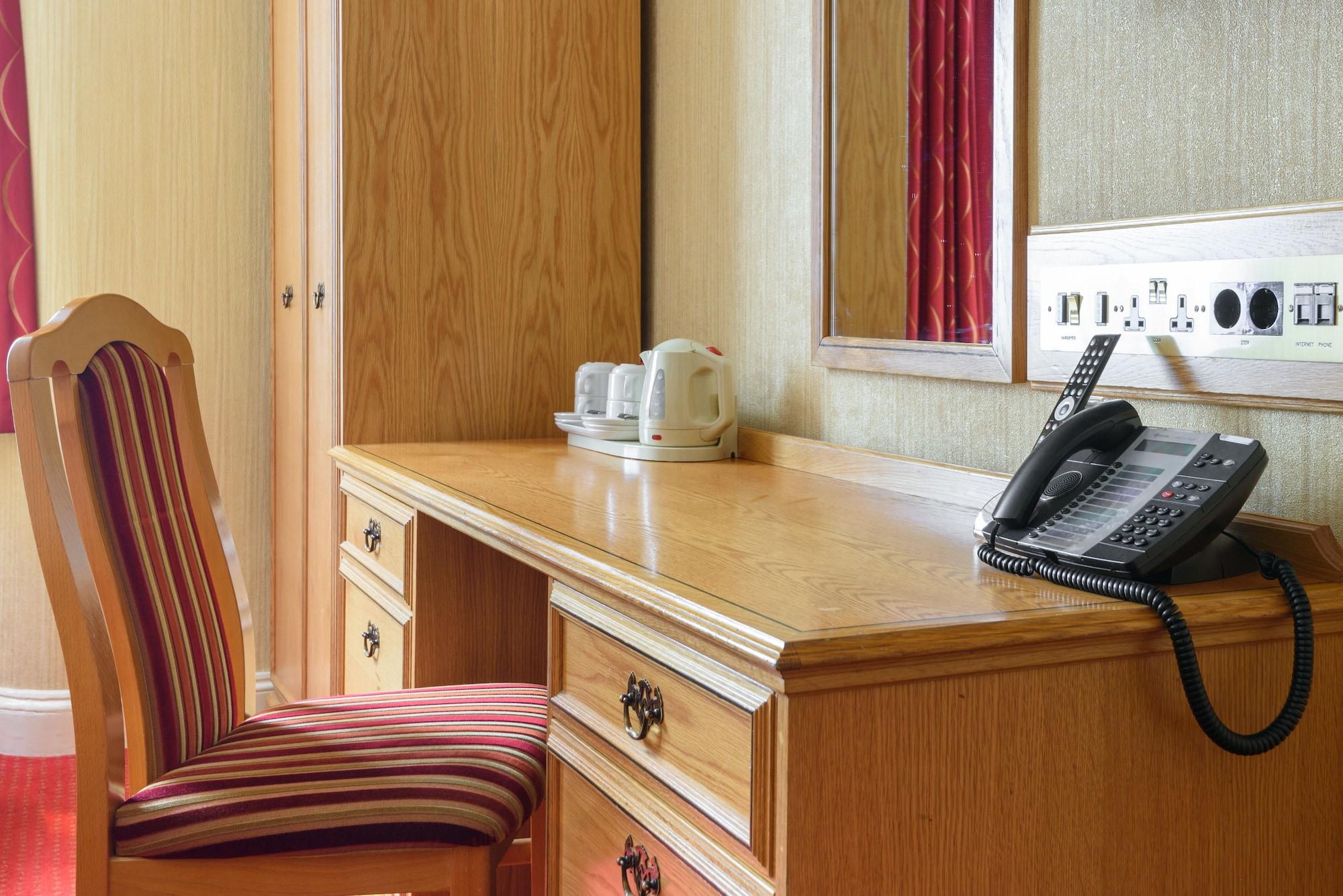 The Montana Hotel Лондон Экстерьер фото
