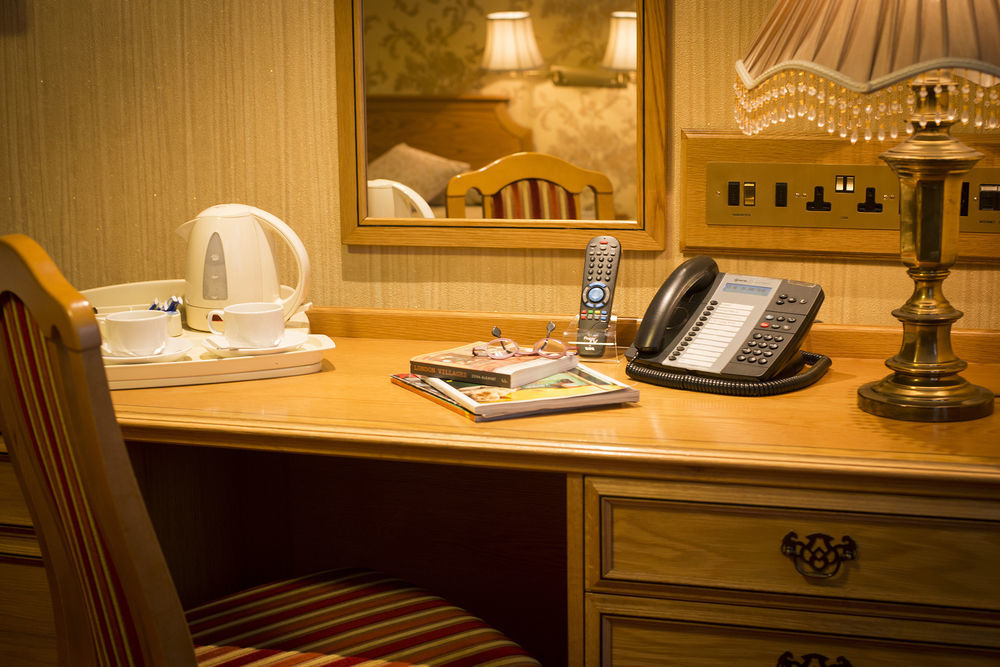 The Montana Hotel Лондон Экстерьер фото
