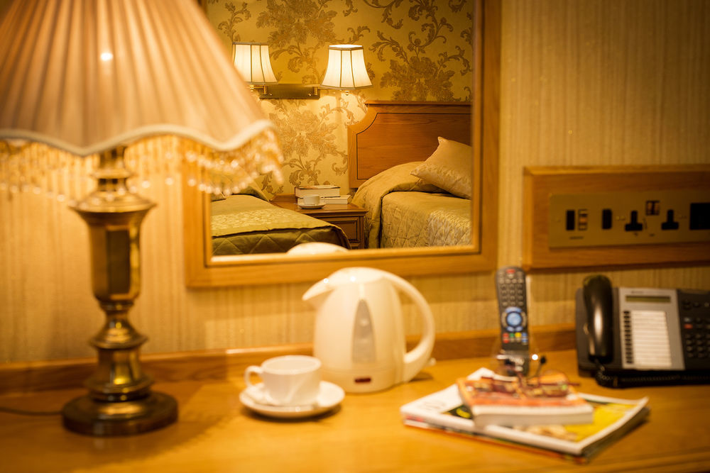 The Montana Hotel Лондон Экстерьер фото