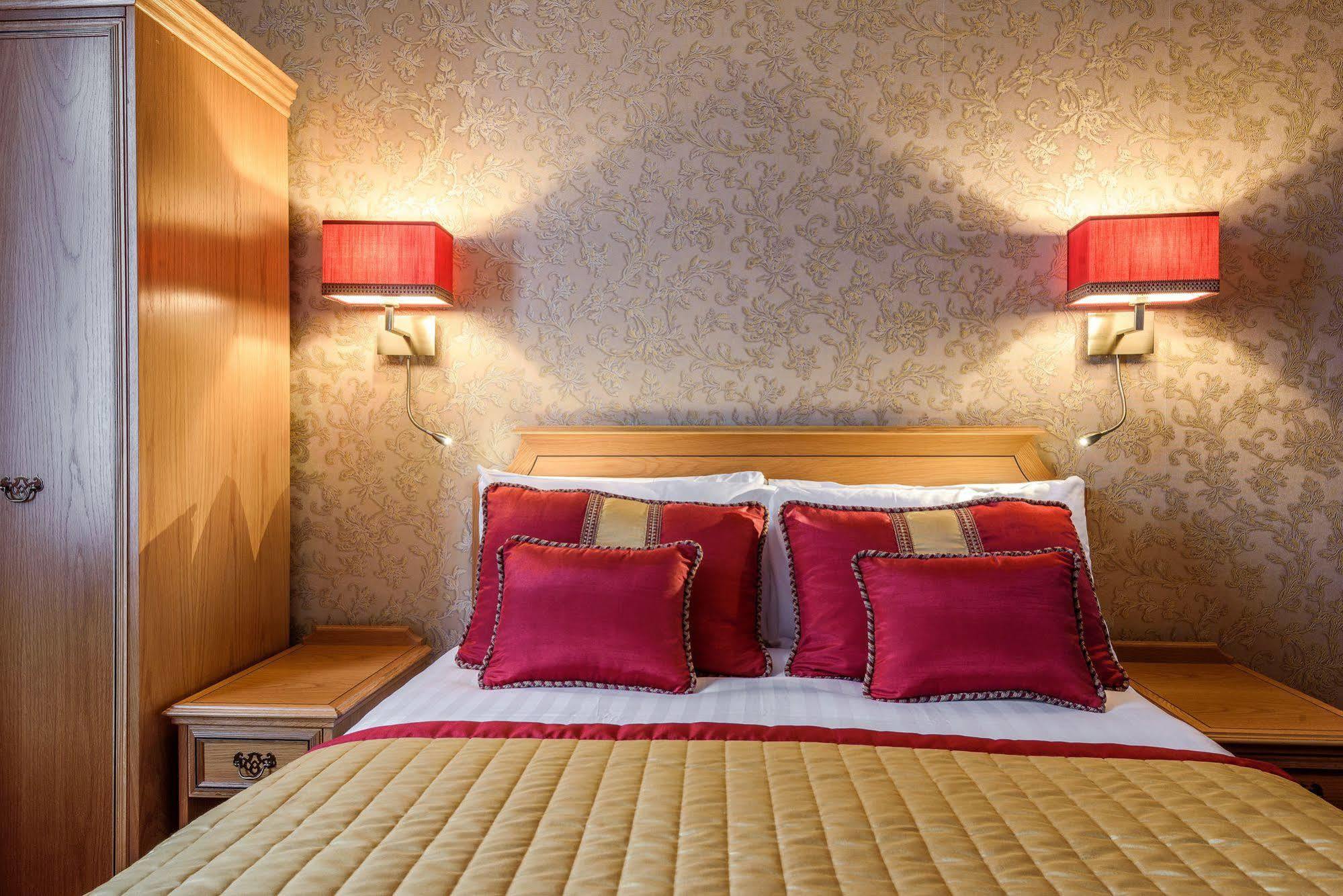 The Montana Hotel Лондон Экстерьер фото