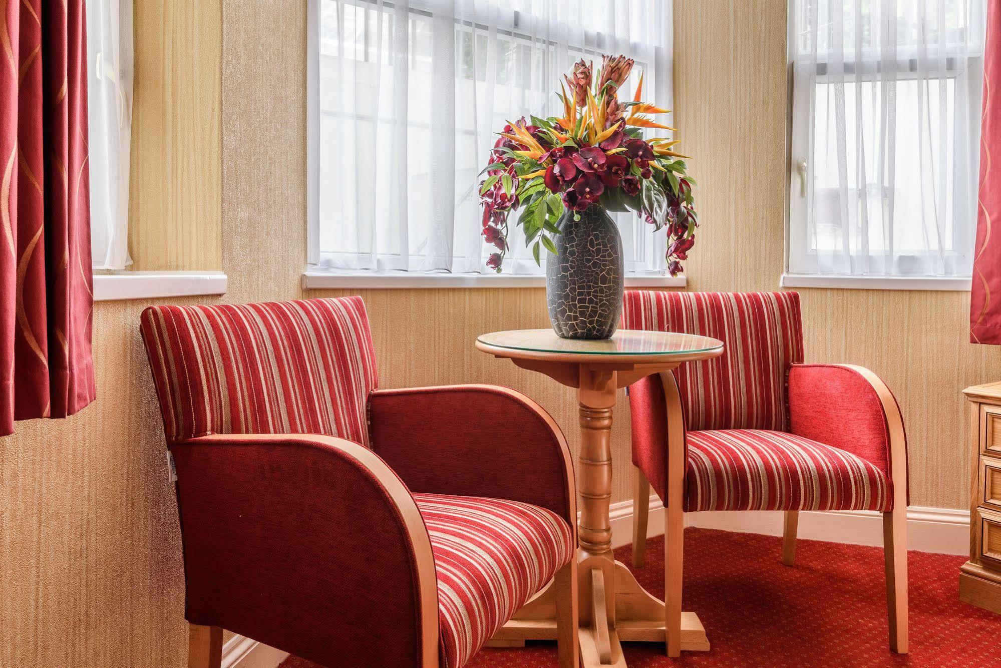 The Montana Hotel Лондон Экстерьер фото